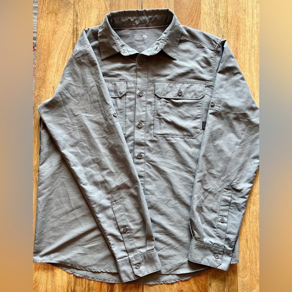 Men’s Mountain Hardwear button down quick drying shirt (medium)